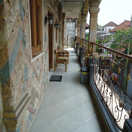 The Reinhold Guesthouse Bali Kerobokan Buitenkant foto