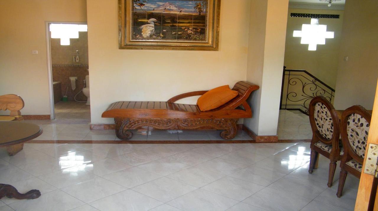 The Reinhold Guesthouse Bali Kerobokan Buitenkant foto