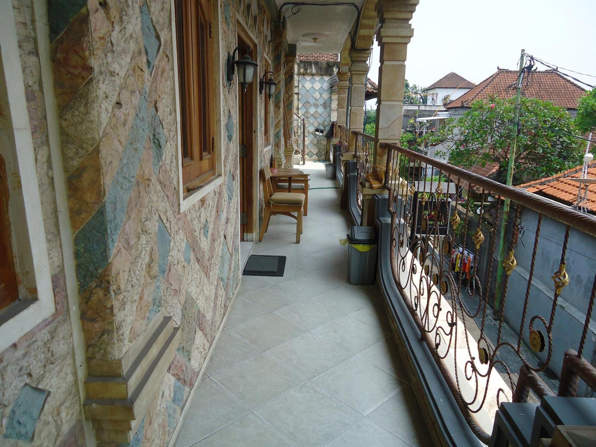 The Reinhold Guesthouse Bali Kerobokan Buitenkant foto