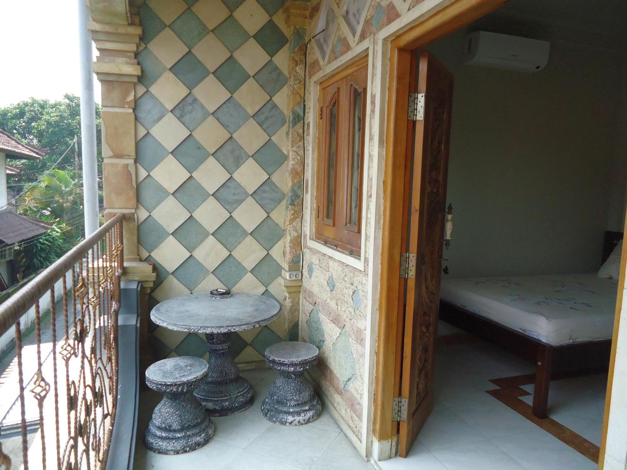 The Reinhold Guesthouse Bali Kerobokan Buitenkant foto