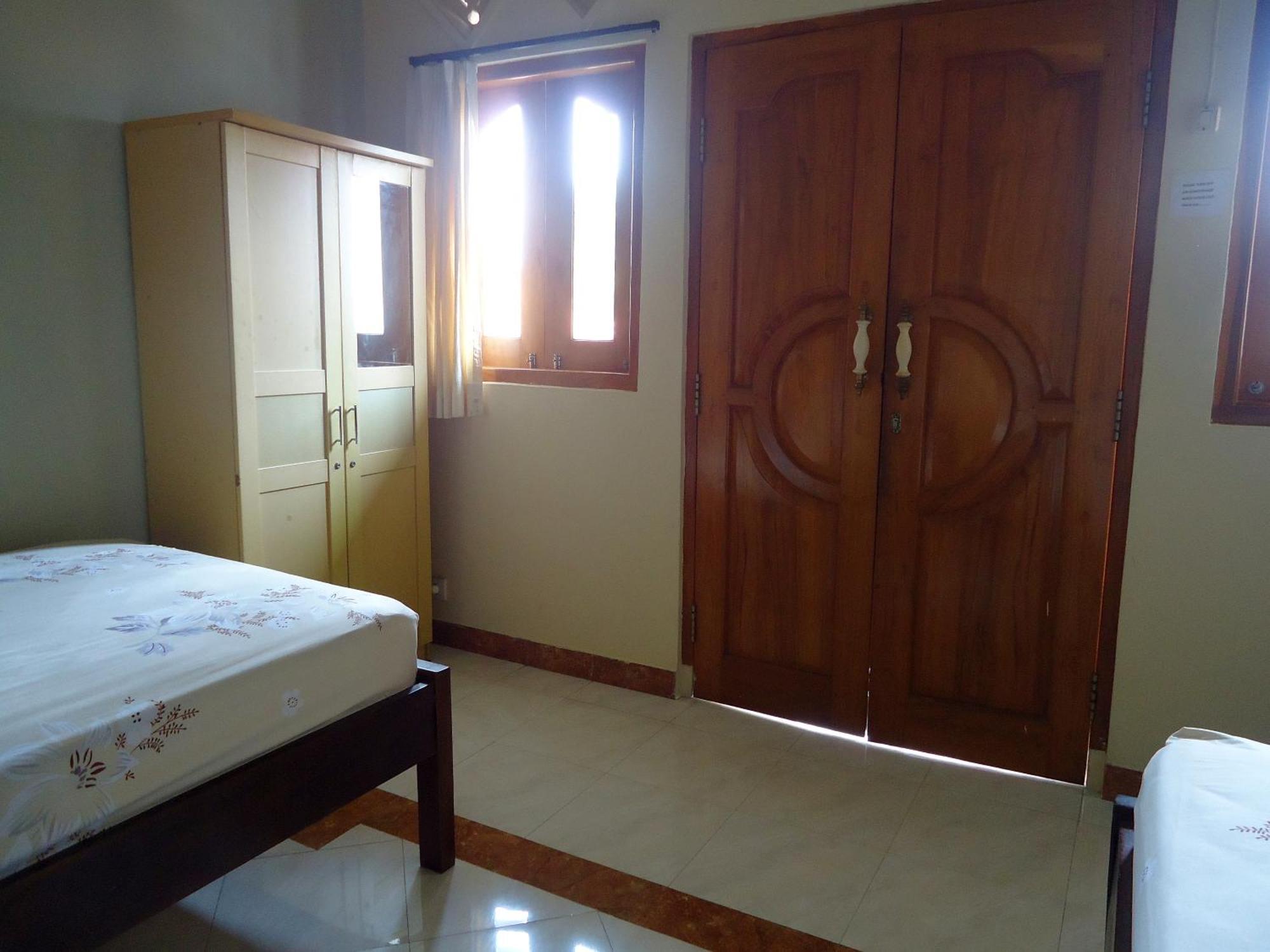 The Reinhold Guesthouse Bali Kerobokan Buitenkant foto