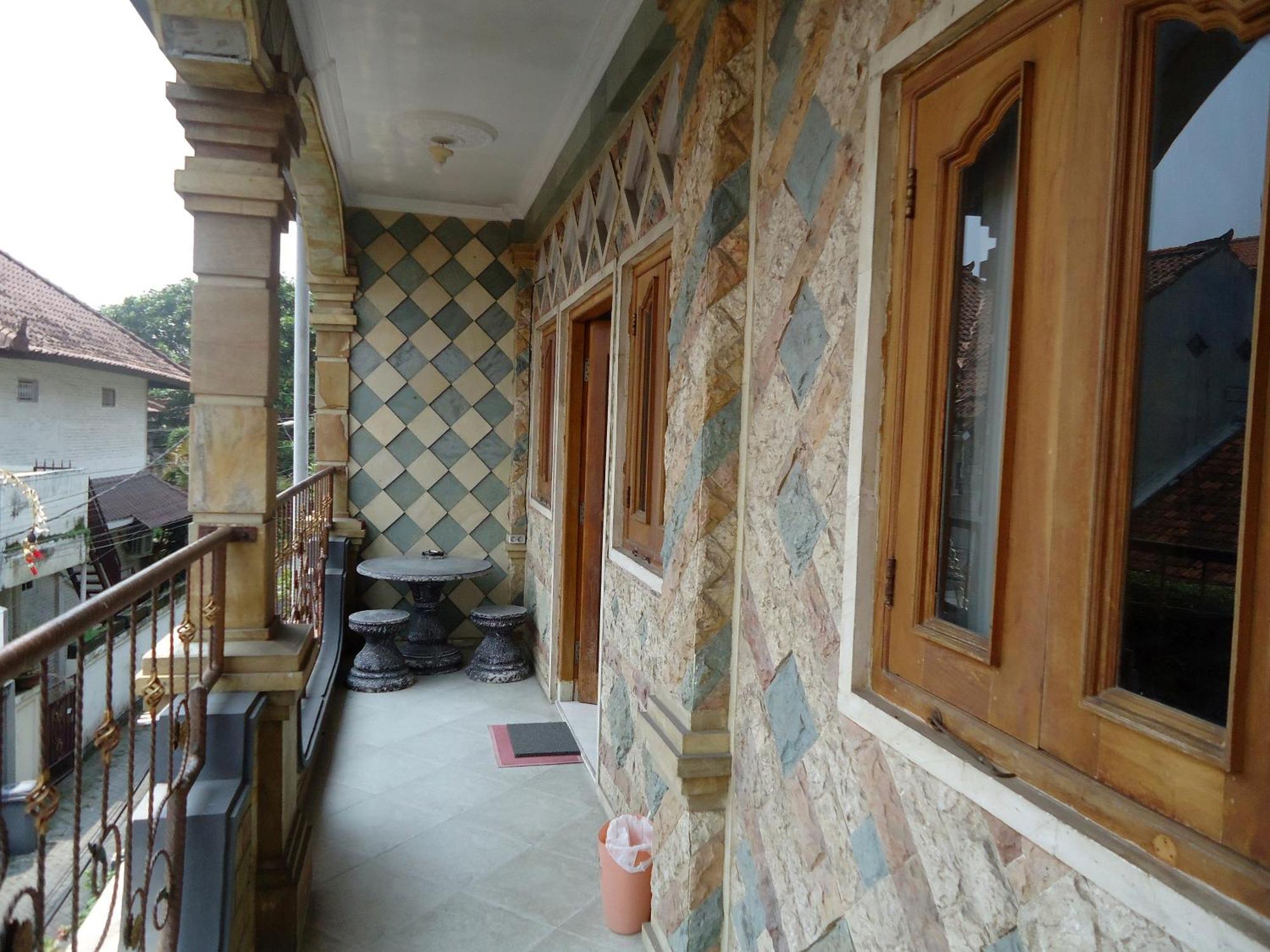 The Reinhold Guesthouse Bali Kerobokan Buitenkant foto
