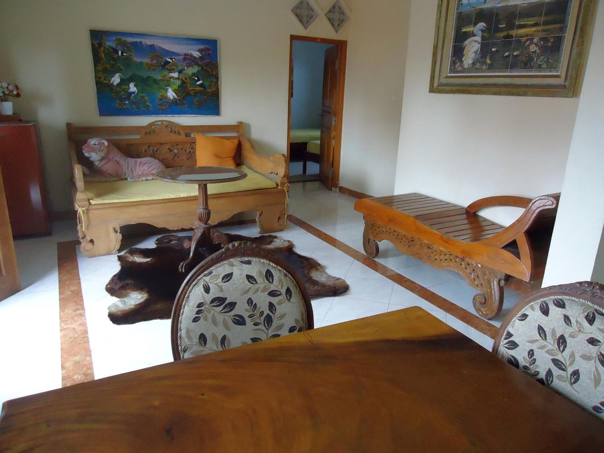 The Reinhold Guesthouse Bali Kerobokan Buitenkant foto