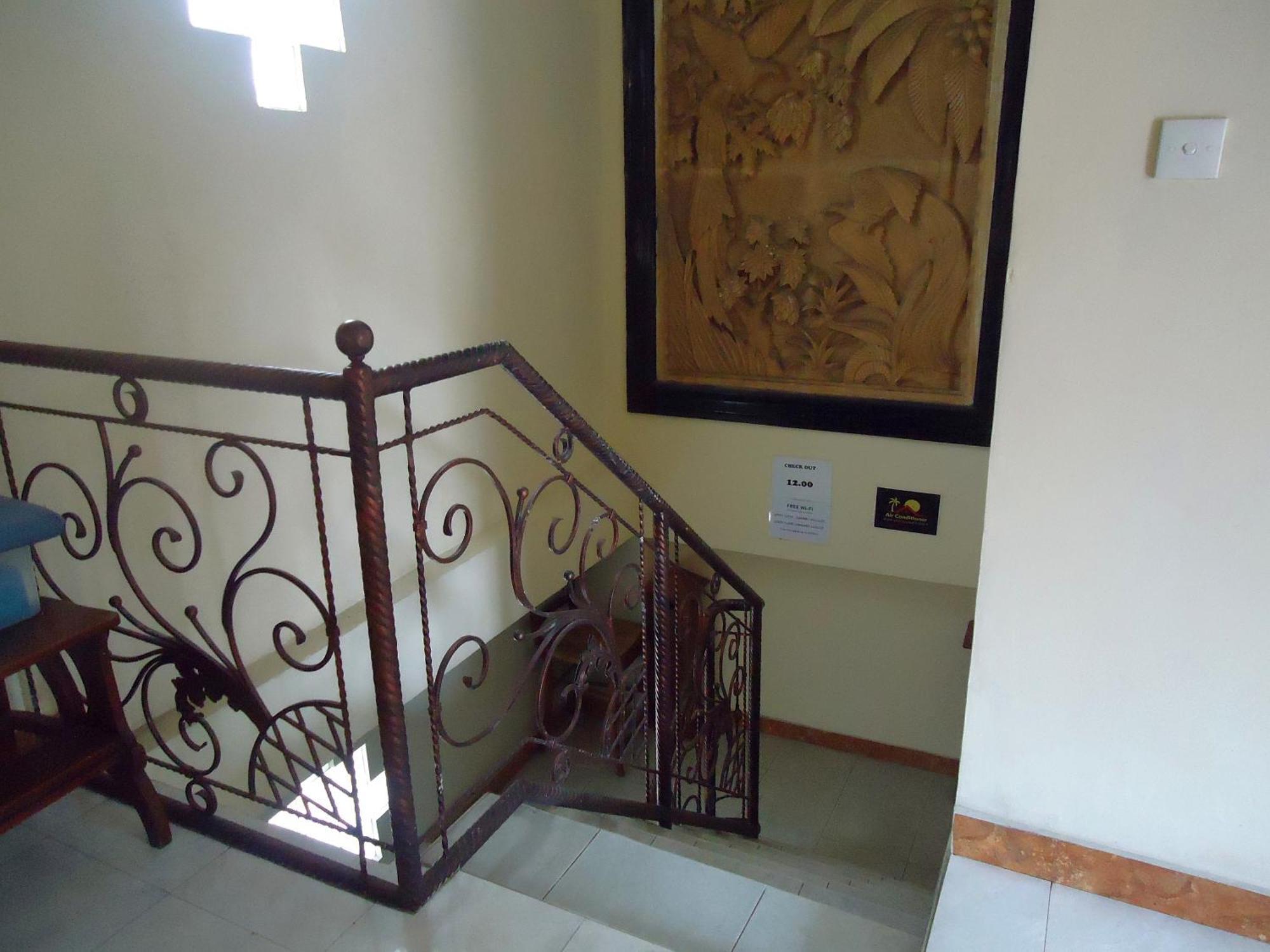 The Reinhold Guesthouse Bali Kerobokan Buitenkant foto